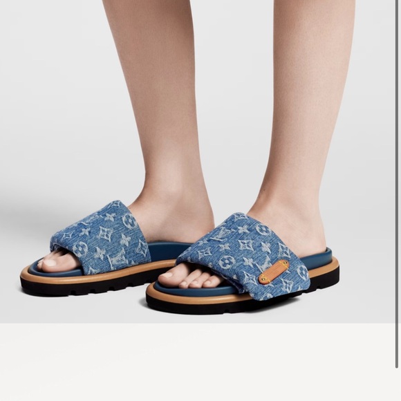 Louis Vuitton Denim pool pillow slides. LOOKING FOR sz 40. Please let me know - Picture 1 of 3